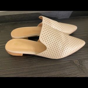 Perforated birch flats - beige